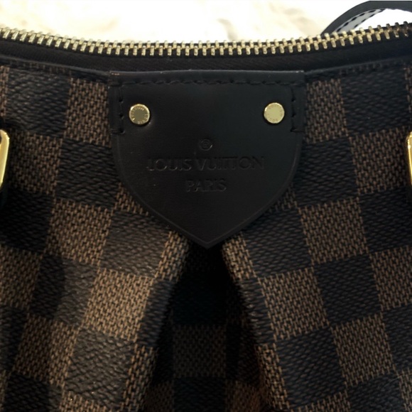 Brand New Louis Vuitton Purse - Picture 3 of 5